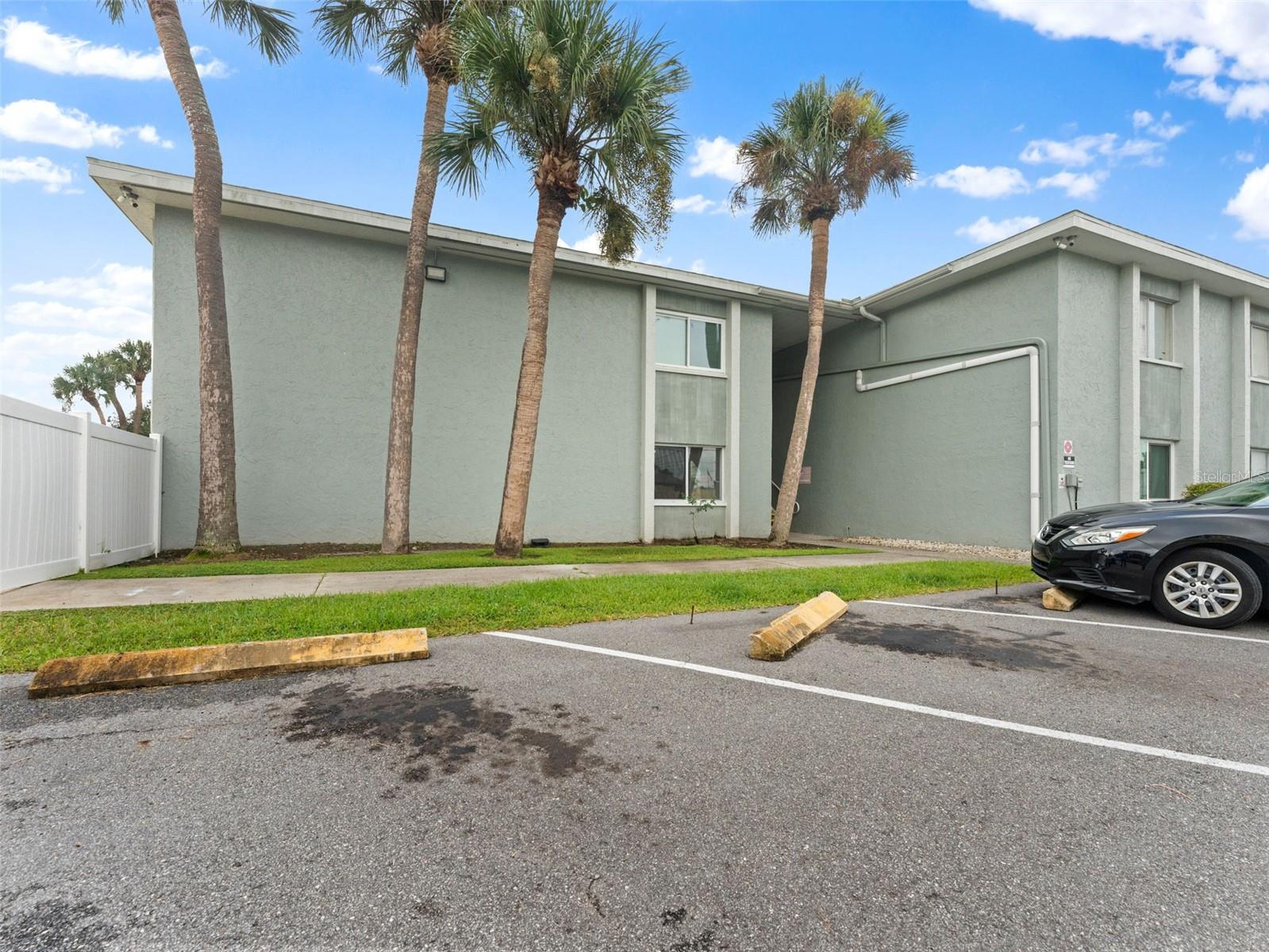 PARKLANE CONDO - Residential Income
