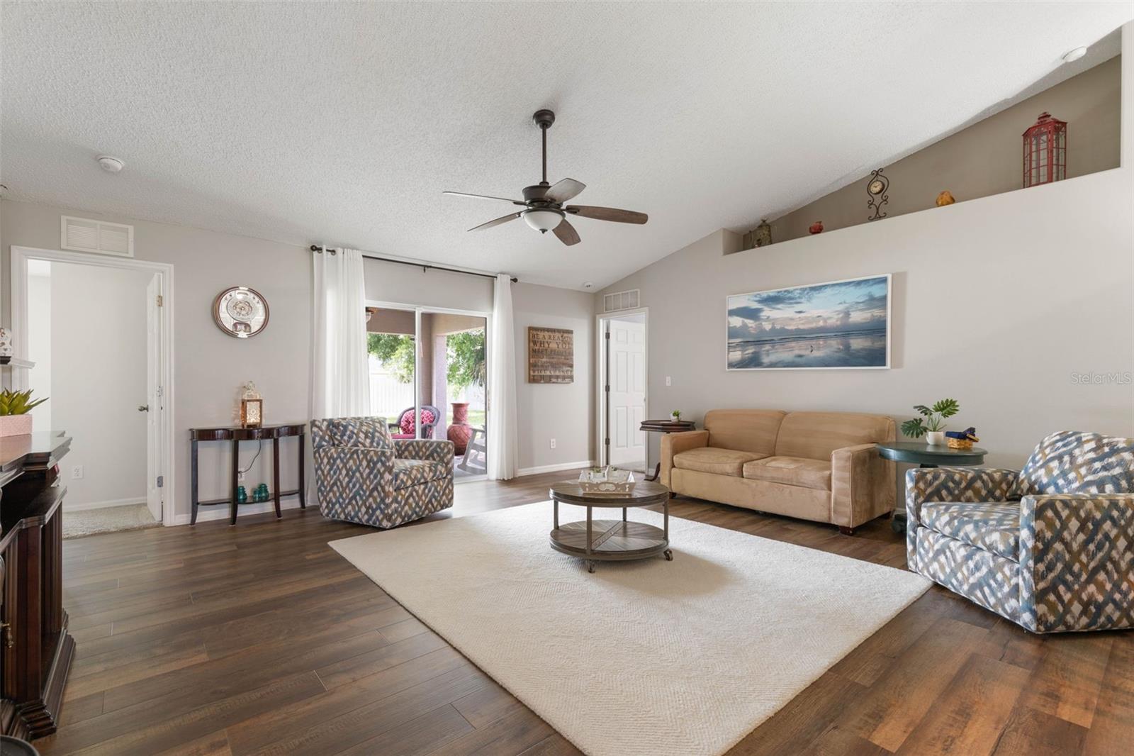 PINE GROVE - Residential