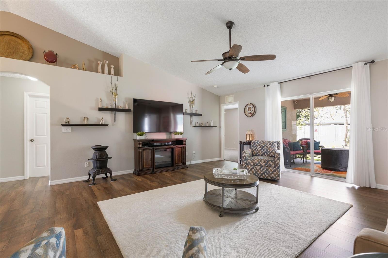 PINE GROVE - Residential