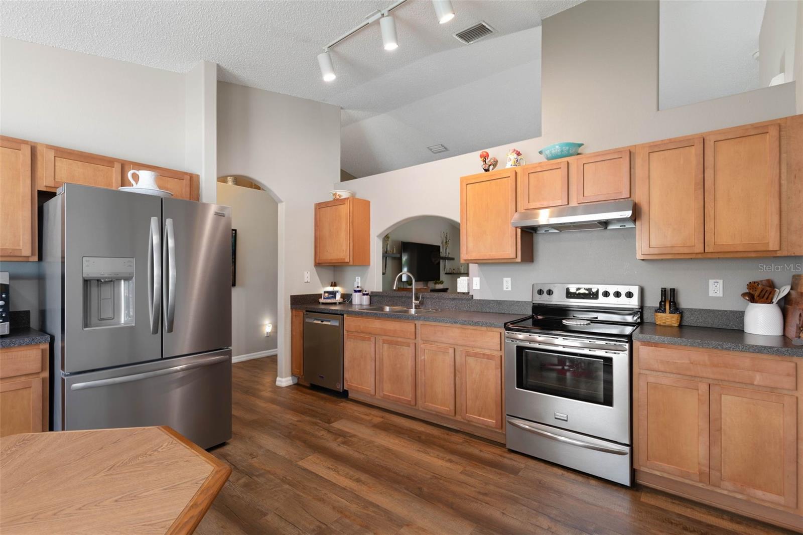 PINE GROVE - Residential