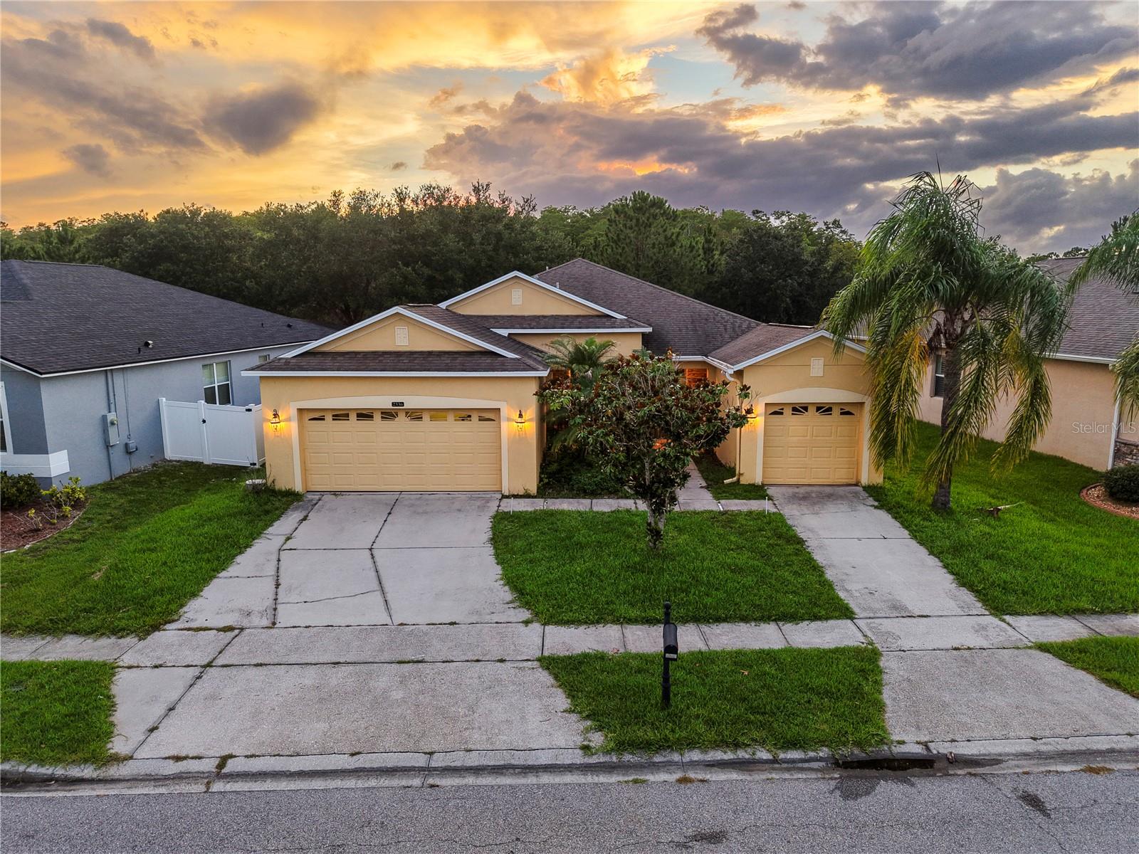 WYNDHAM LAKES ESTATES - Residential