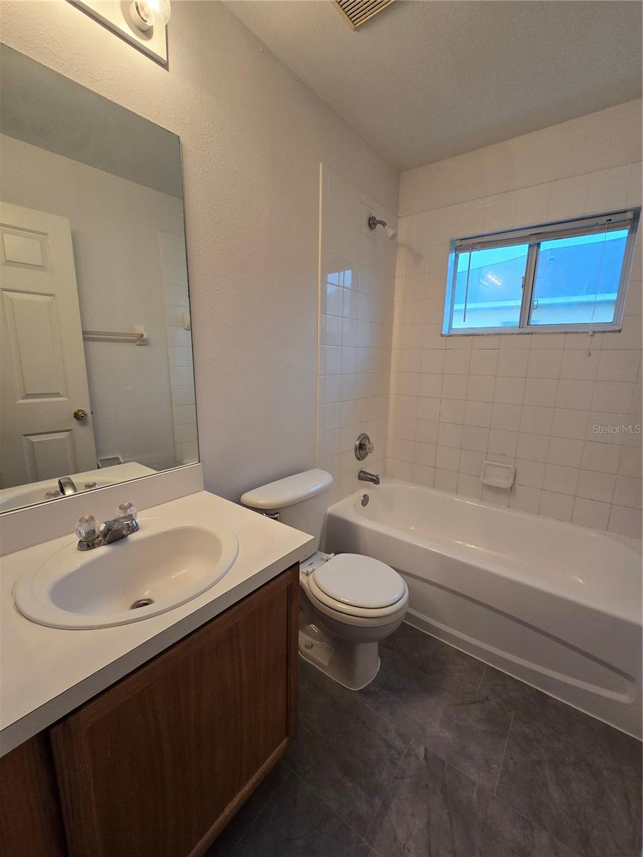 SUMMERFIELD VILLAGE II TR 3 - Residential Lease