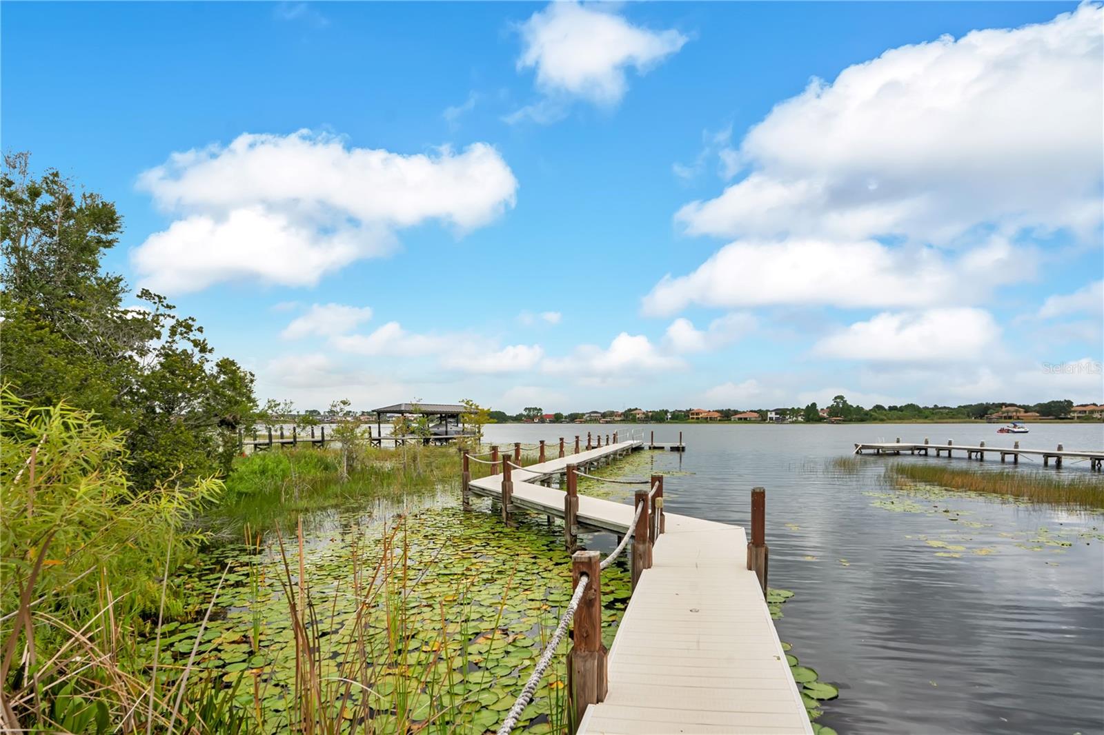 KEENES POINTE - Residential
