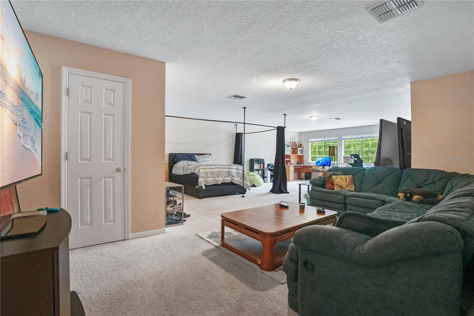 KEENES POINTE - Residential