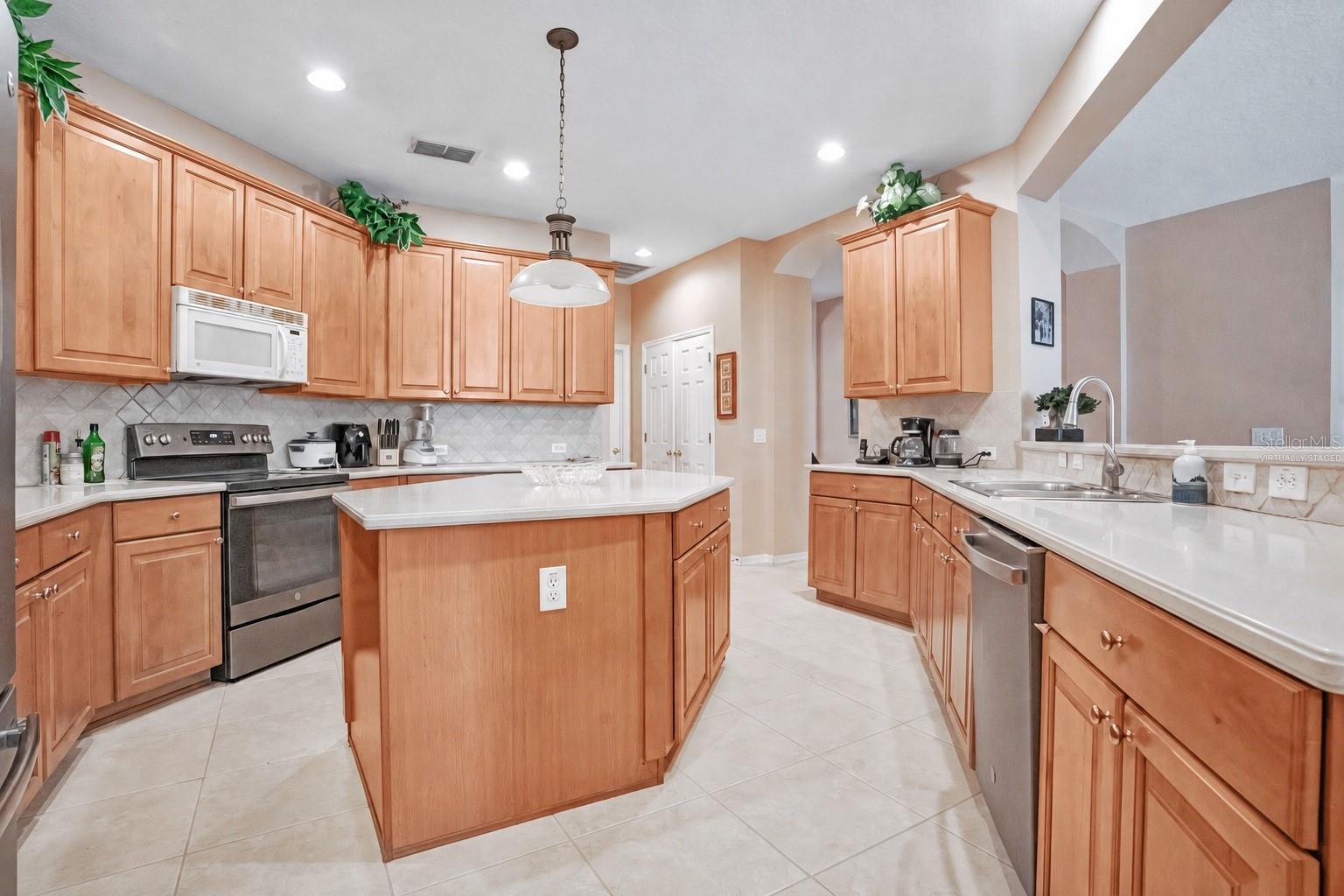 KEENES POINTE - Residential