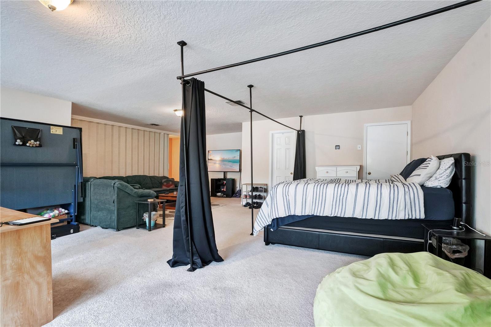 KEENES POINTE - Residential