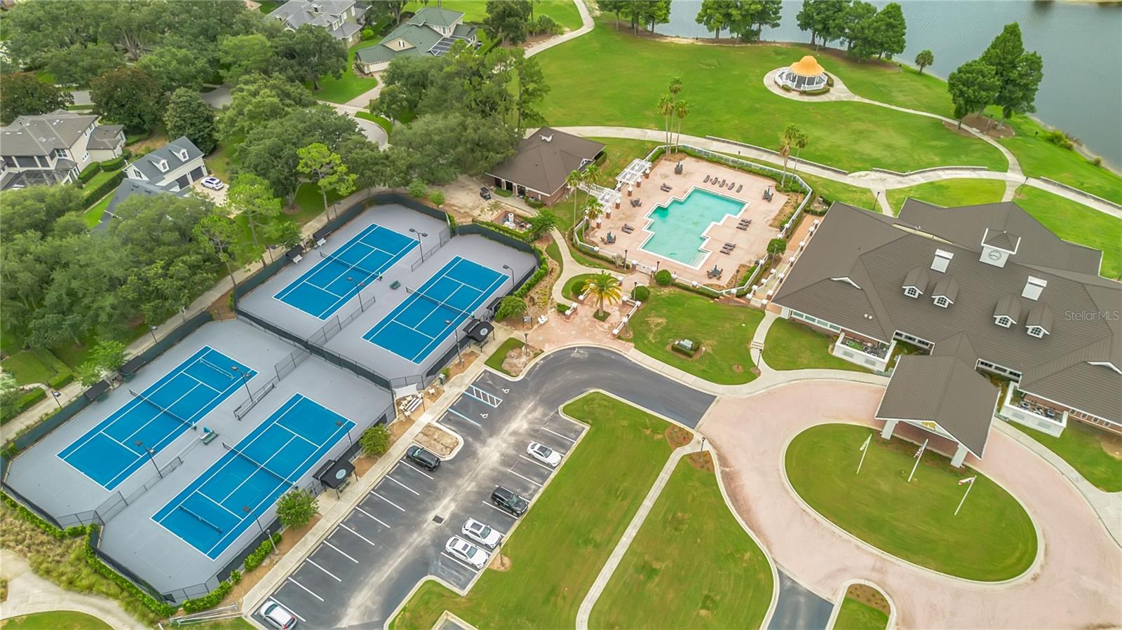 KEENES POINTE - Residential