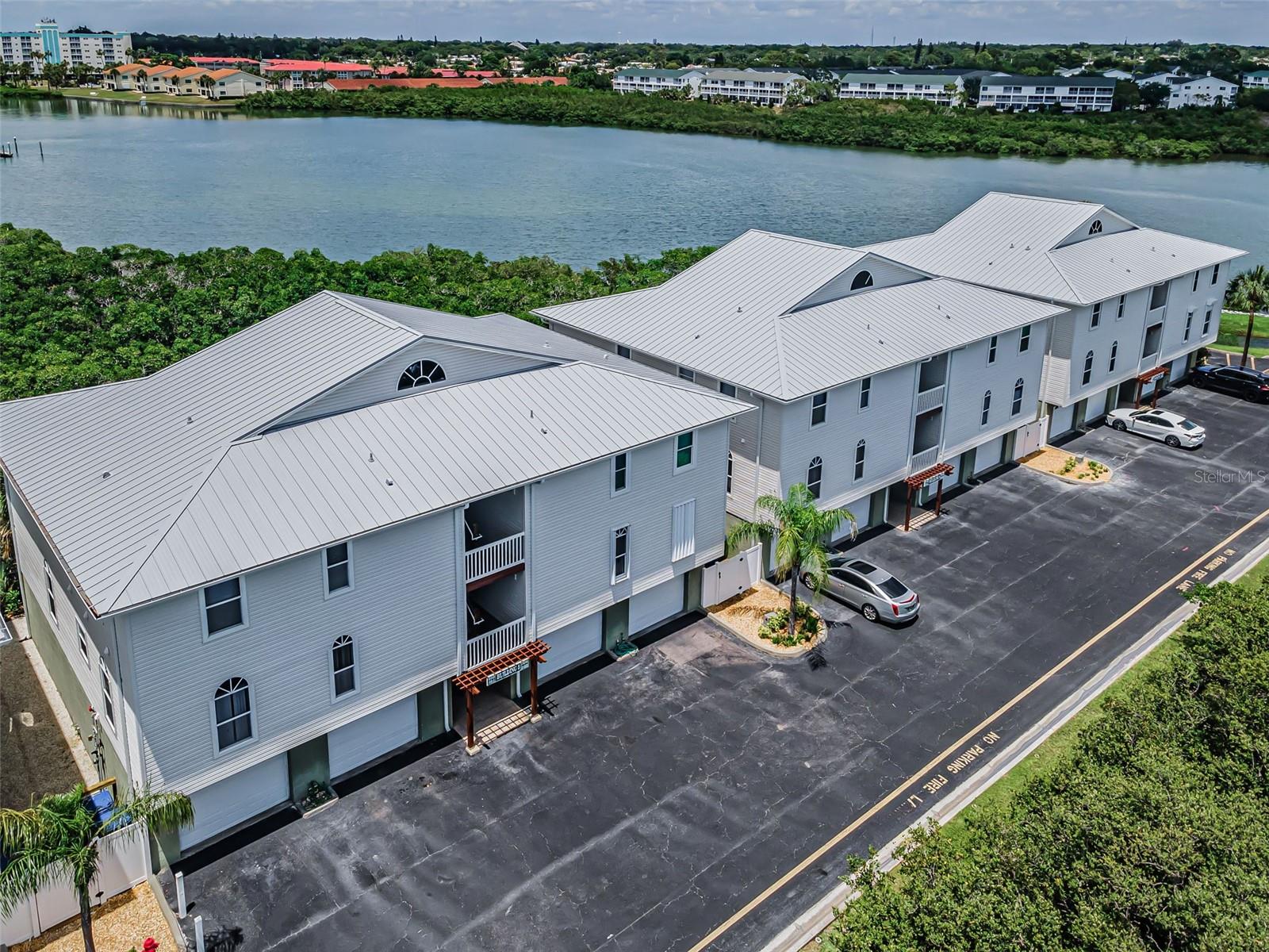 MARINERS POINTE OF INDIAN SHORES CONDO - Residential