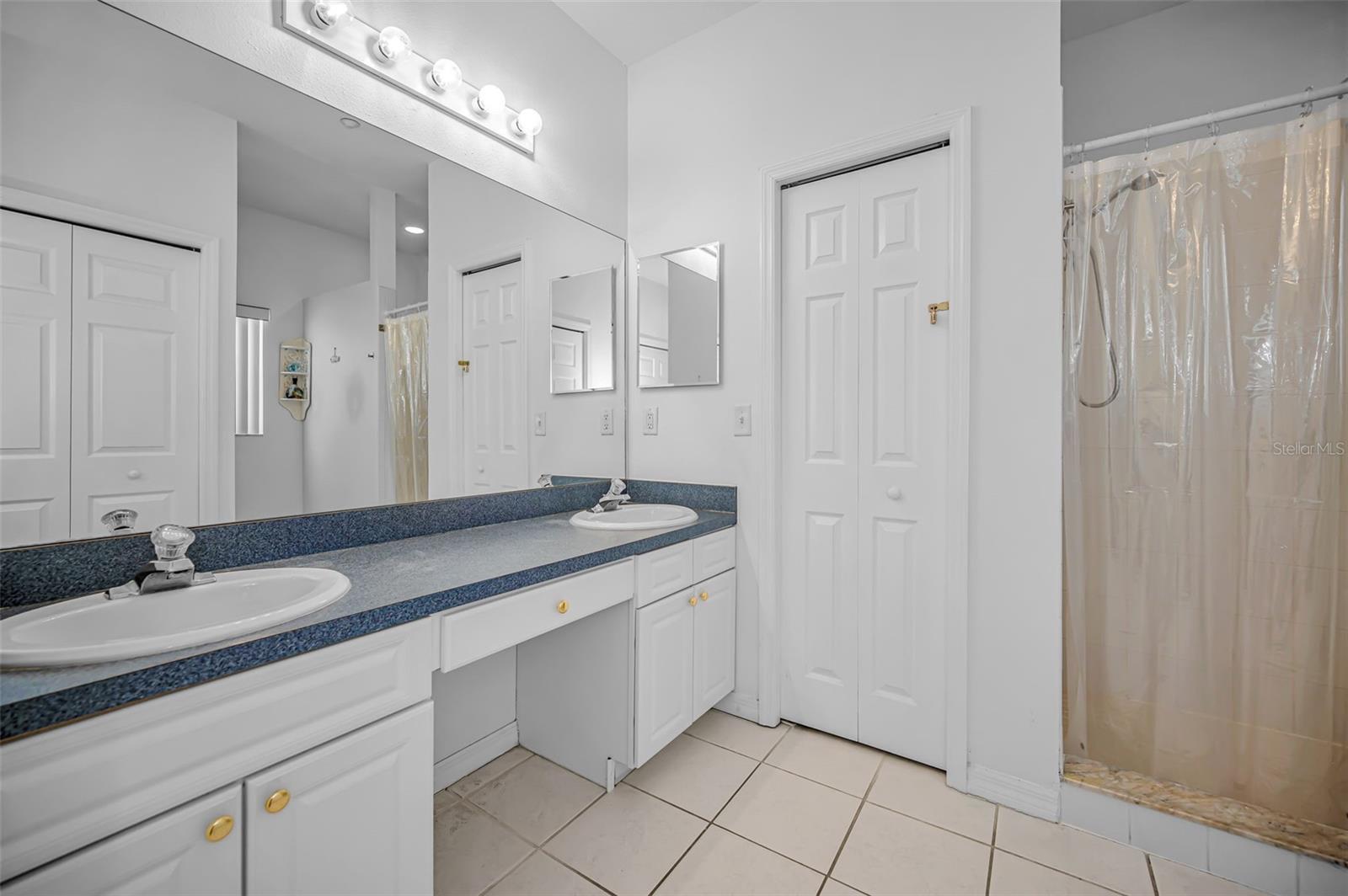 MARINERS POINTE OF INDIAN SHORES CONDO - Residential