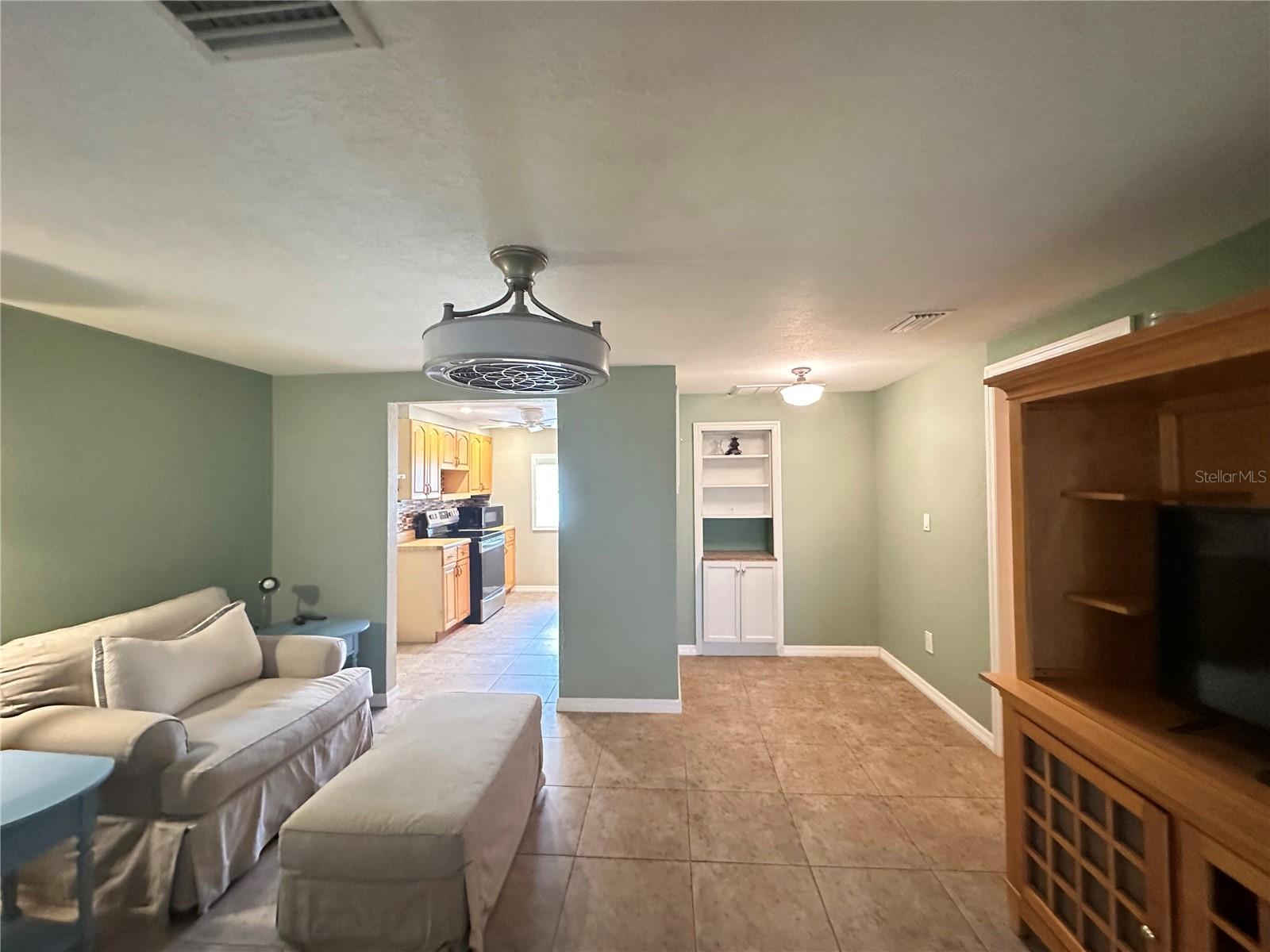PINECREST - Residential
