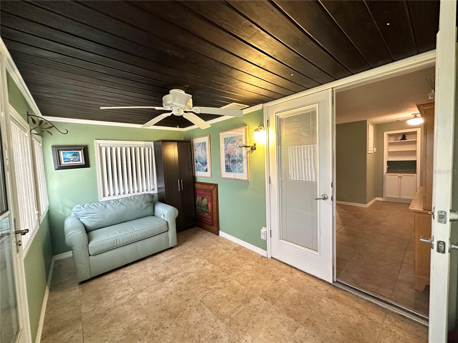 PINECREST - Residential