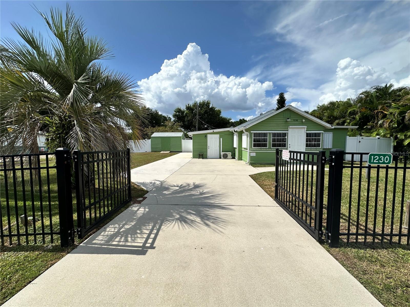 PINECREST - Residential