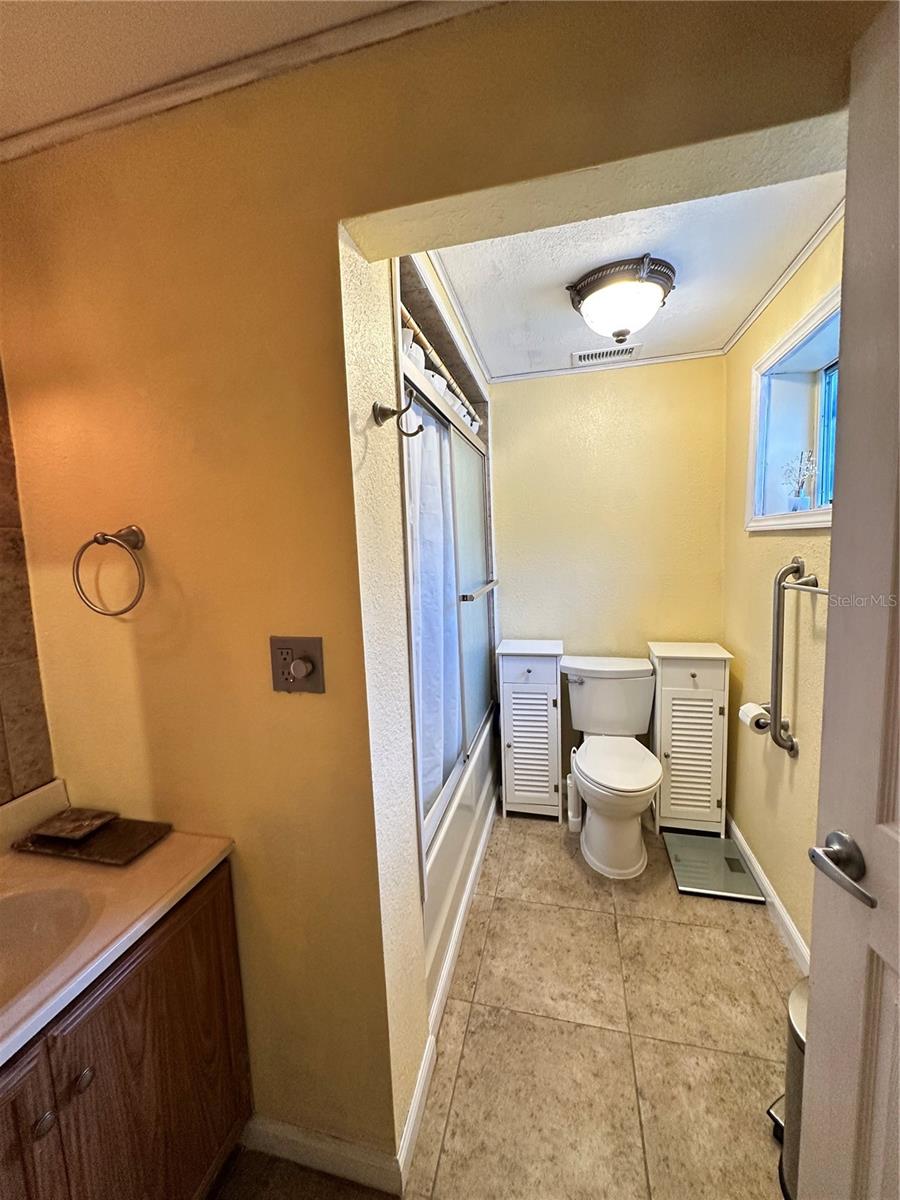PINECREST - Residential