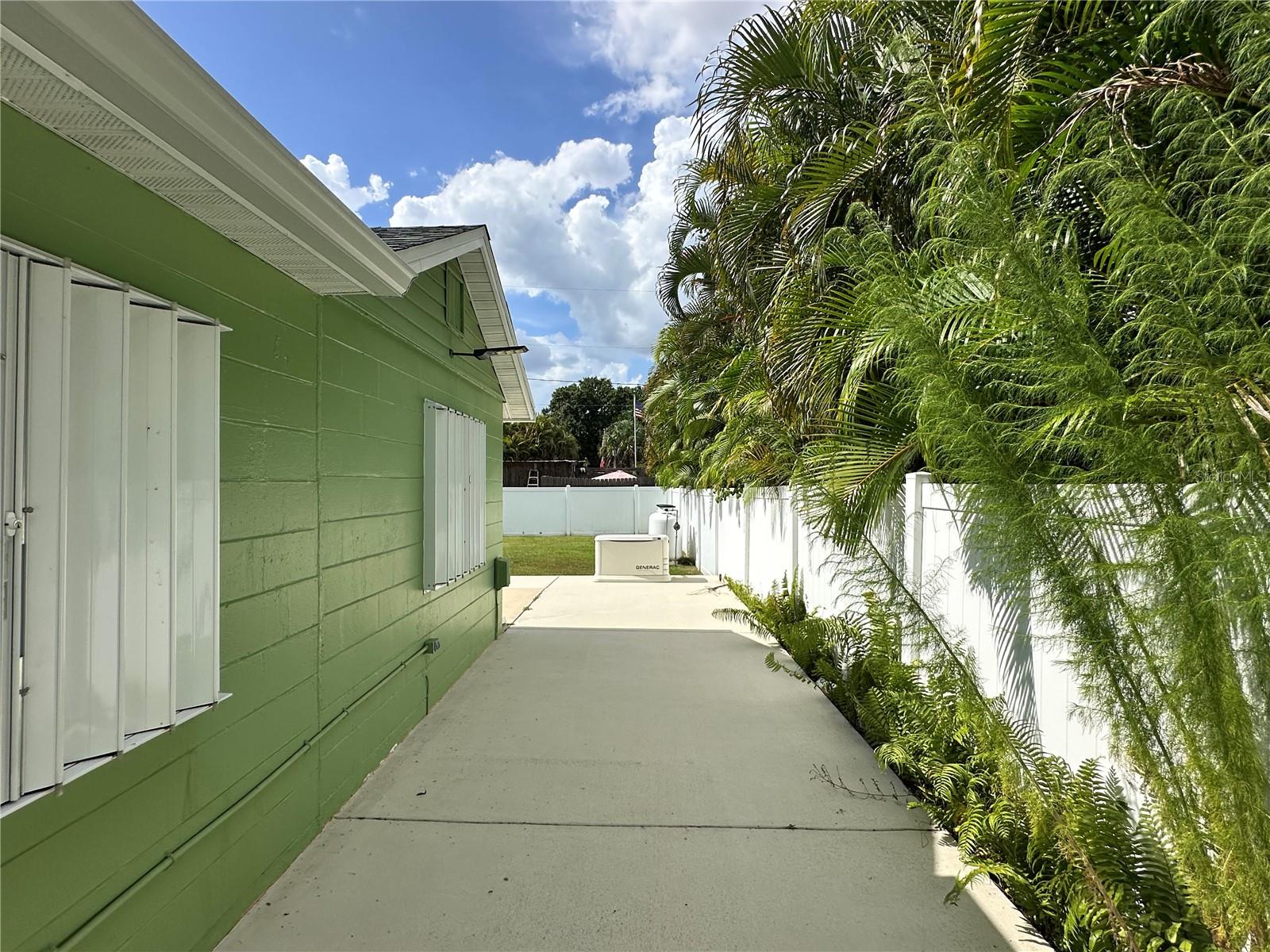 PINECREST - Residential