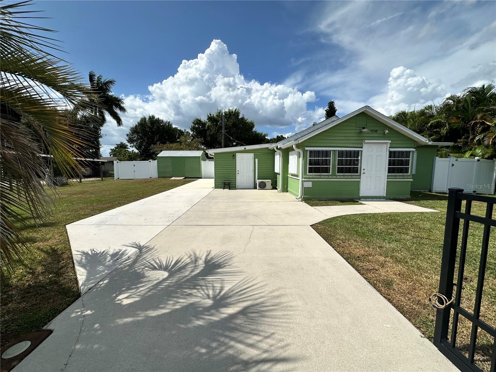PINECREST - Residential