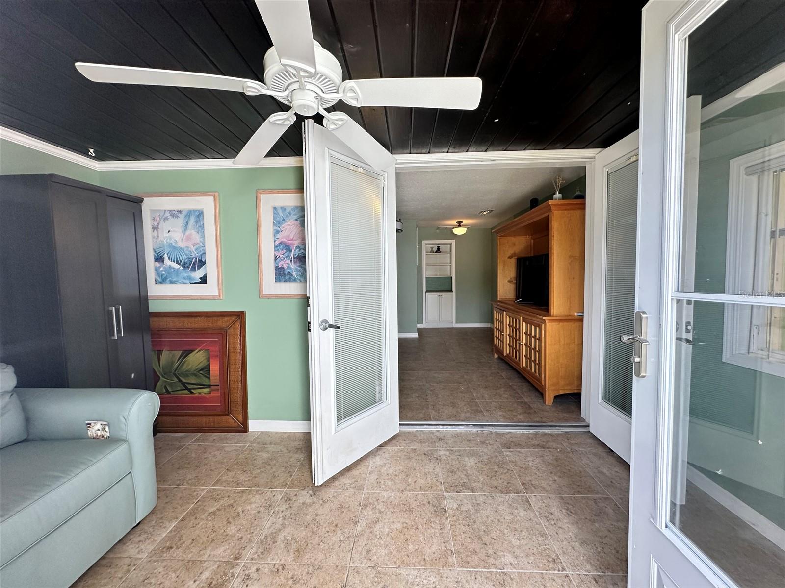 PINECREST - Residential
