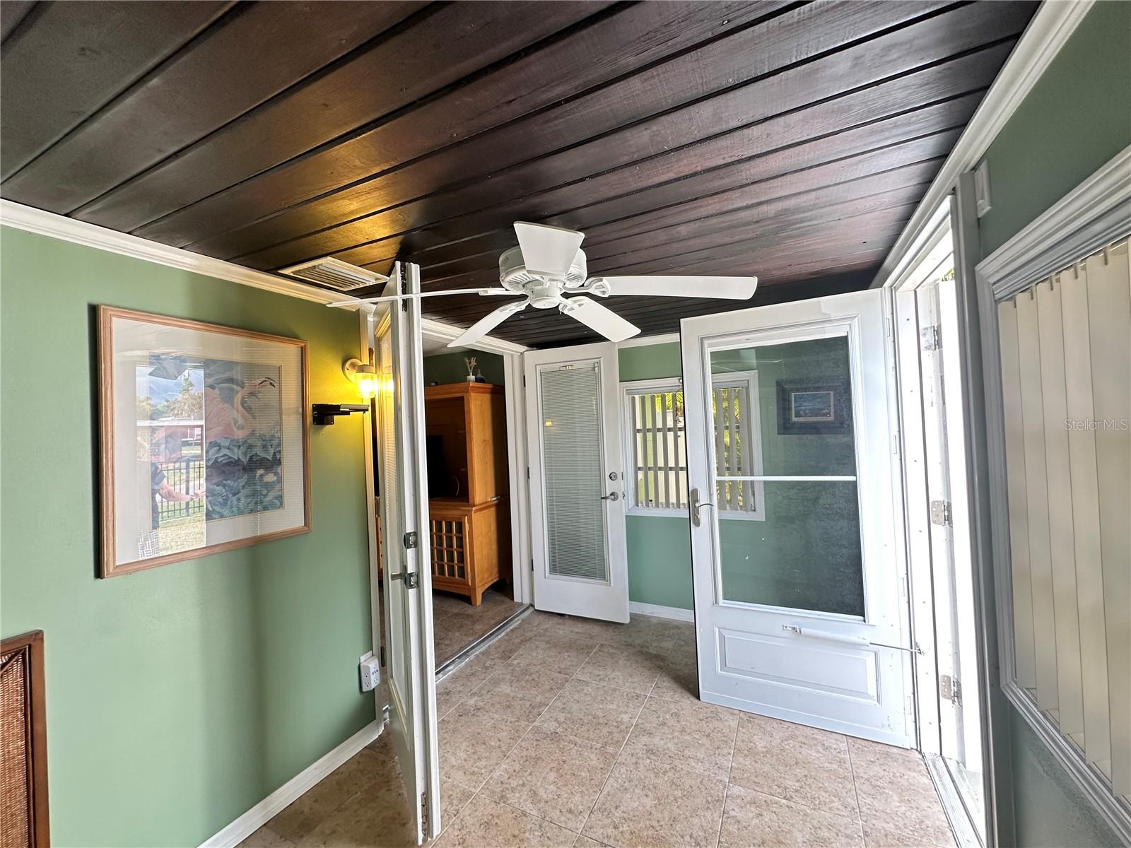 PINECREST - Residential