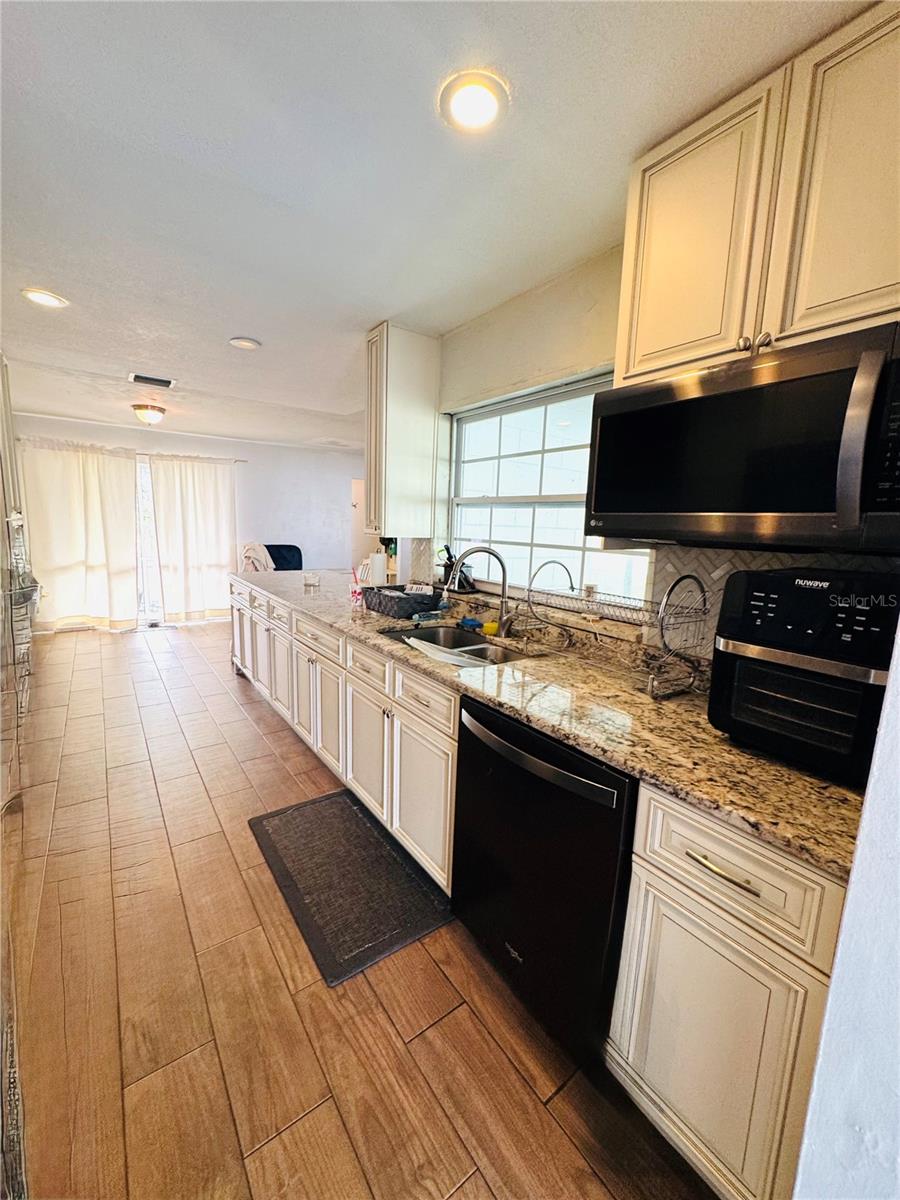 KINGSWOOD MANOR FIFTH ADD - Residential
