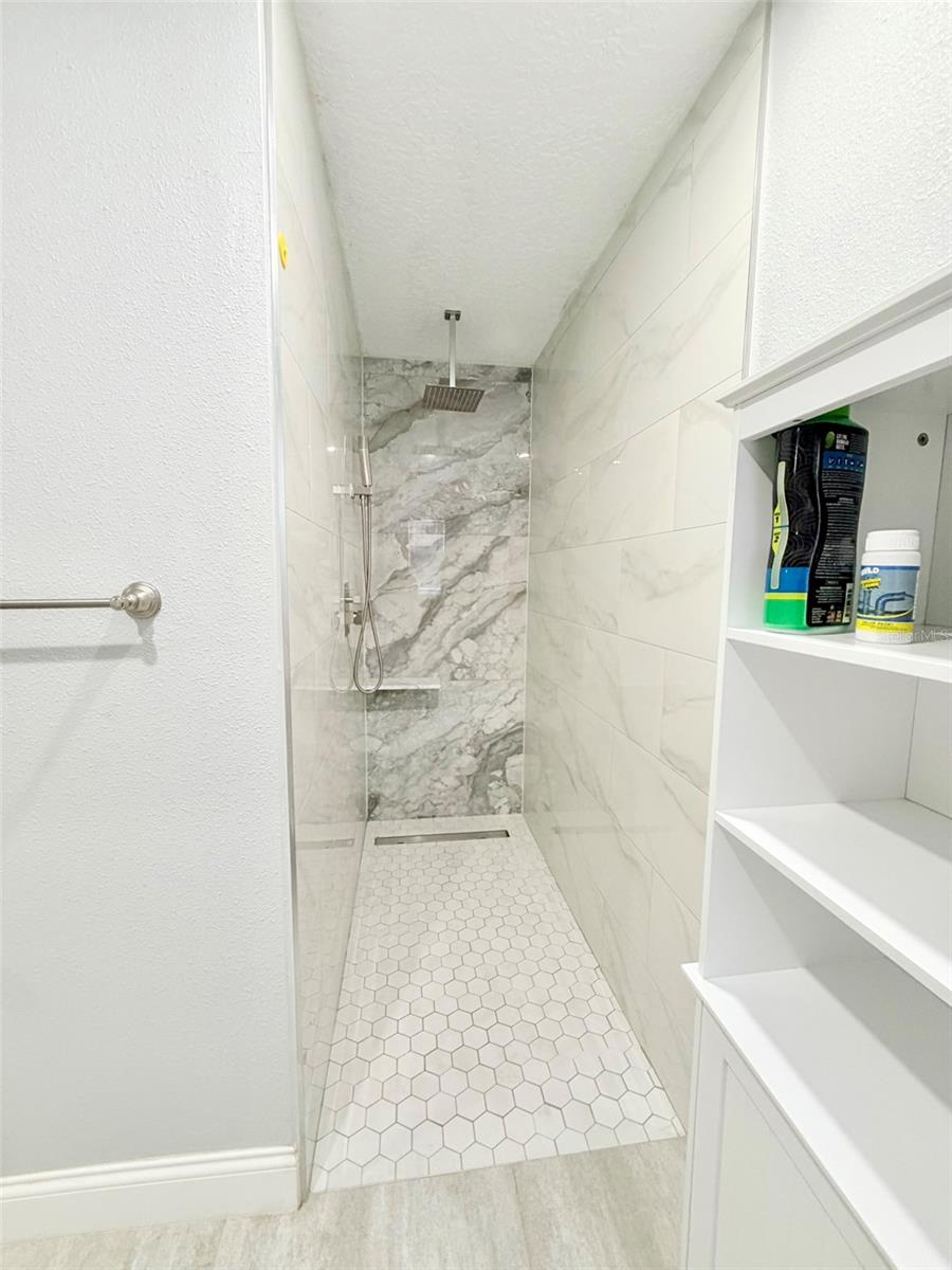 HEATHER OAKS - Residential Lease
