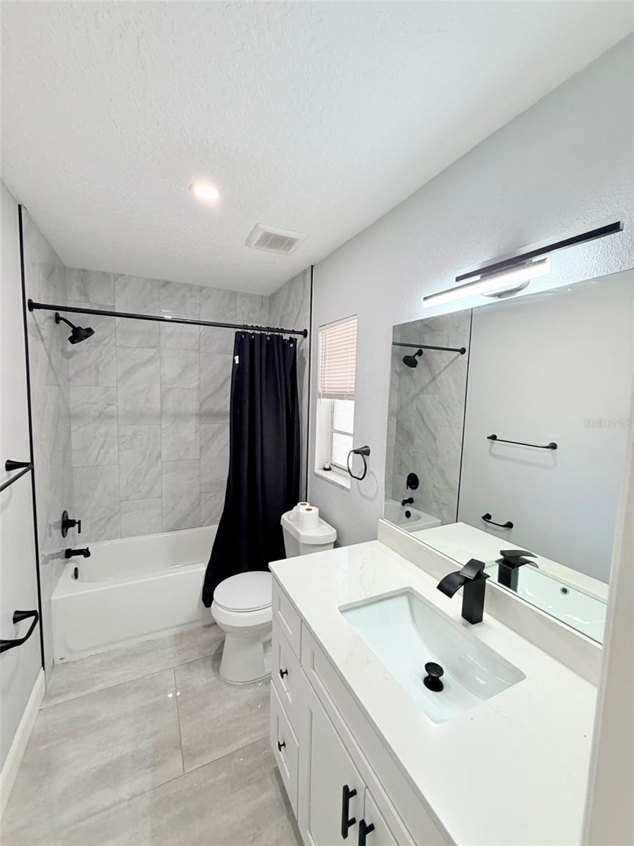 HEATHER OAKS - Residential Lease