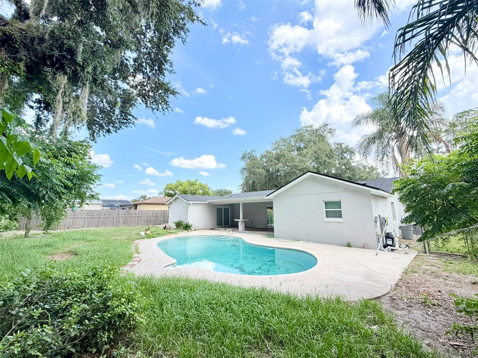HEATHER OAKS - Residential Lease