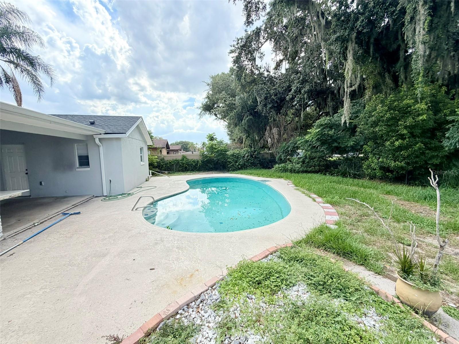 HEATHER OAKS - Residential Lease