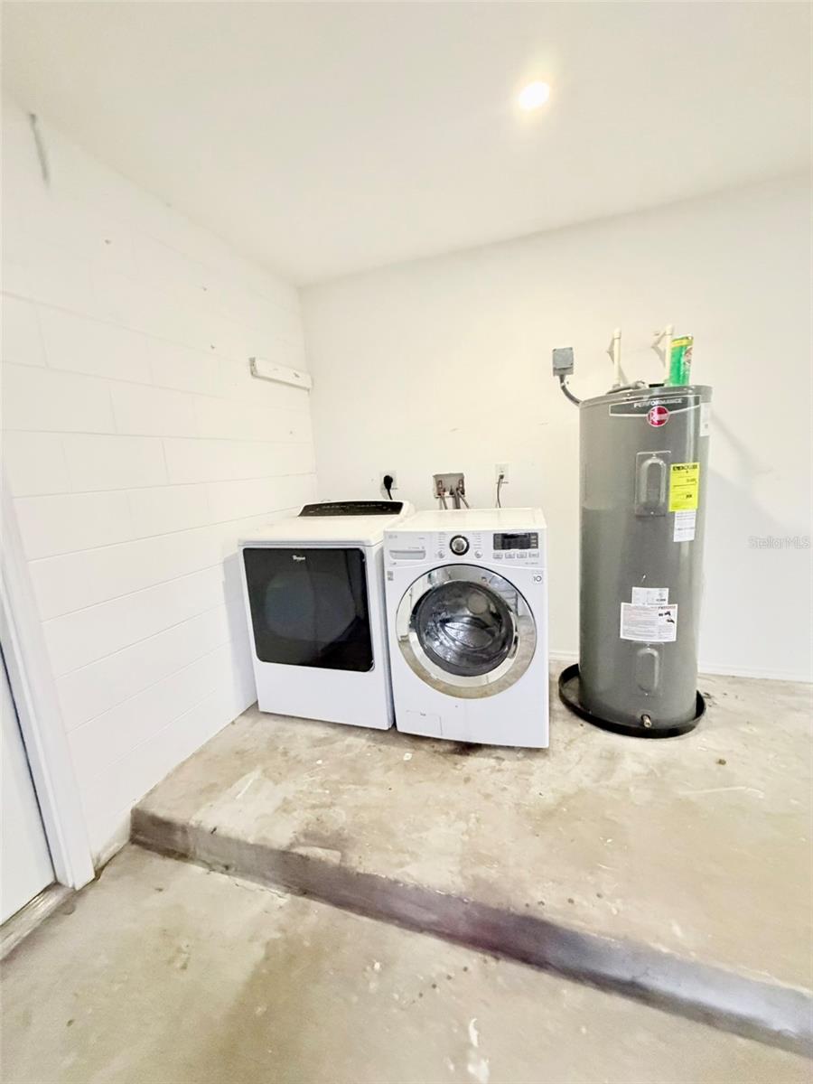 HEATHER OAKS - Residential Lease