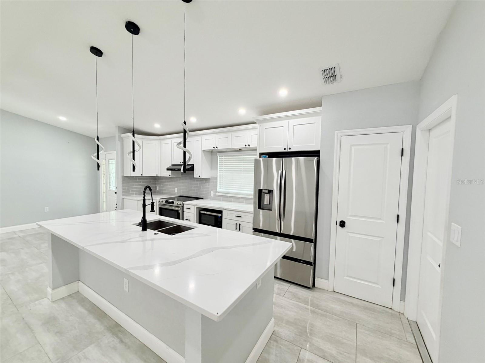 HEATHER OAKS - Residential Lease