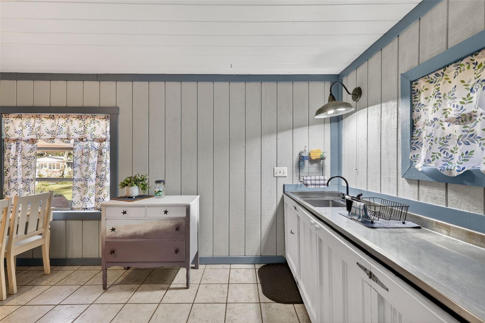JERRY TAYLOR LNDG - Residential