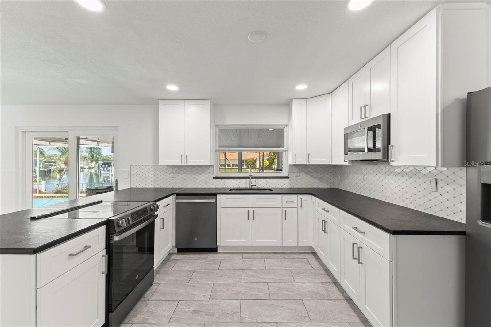 WATERWAY ESTATES SEC 2 - Residential Lease