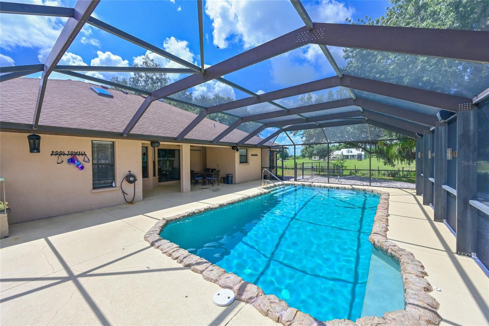 ACREAGE - Residential