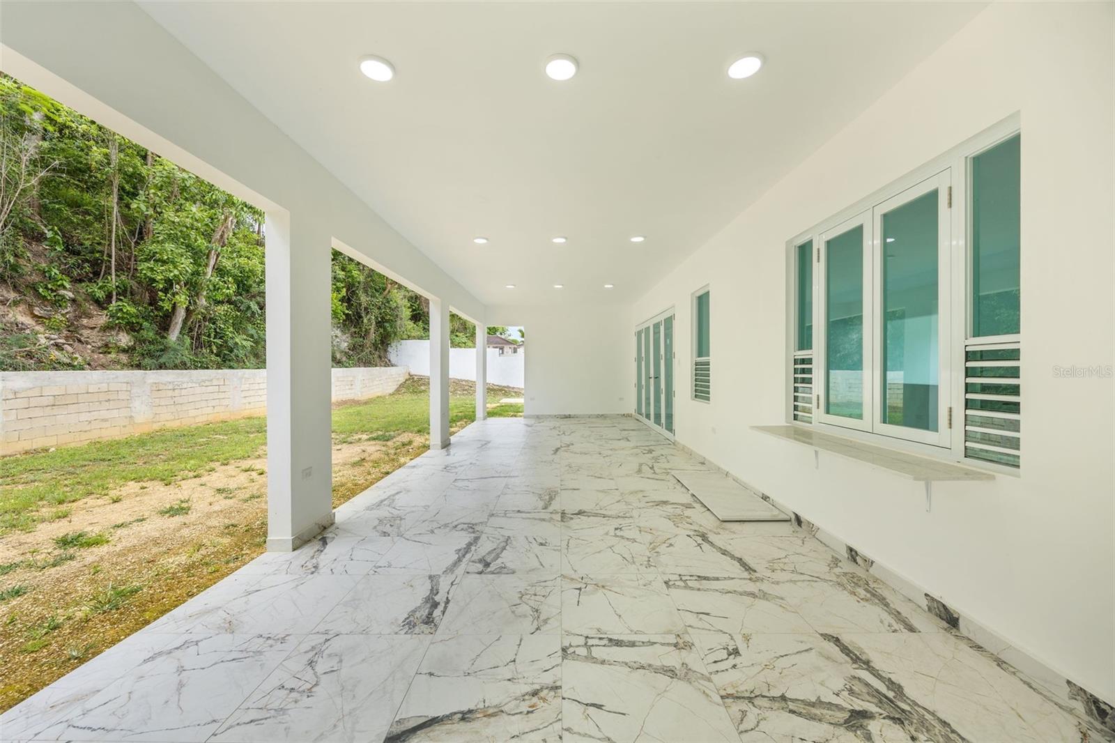 URB. VILLA ALEMERIA - Residential