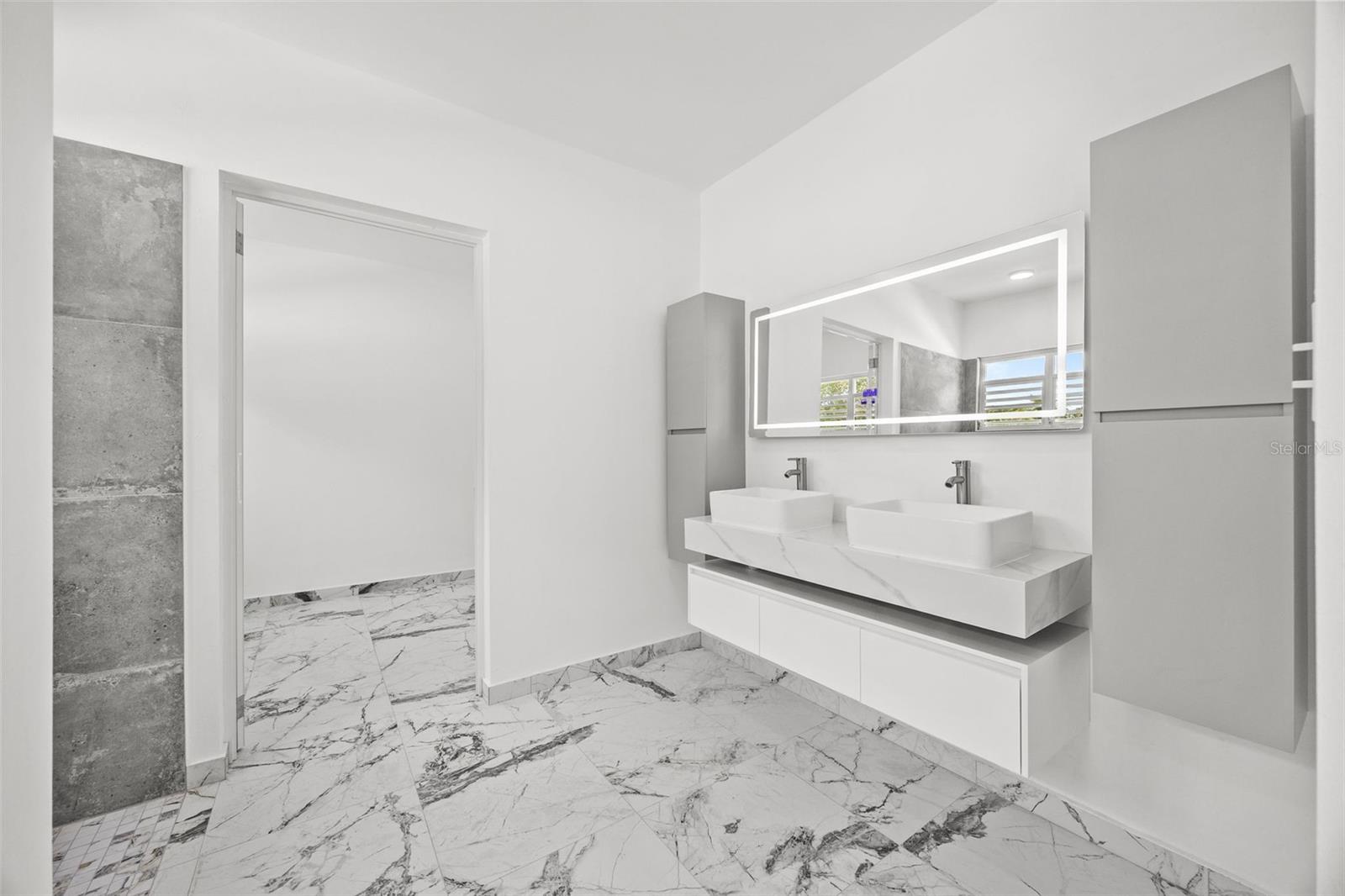 URB. VILLA ALEMERIA - Residential