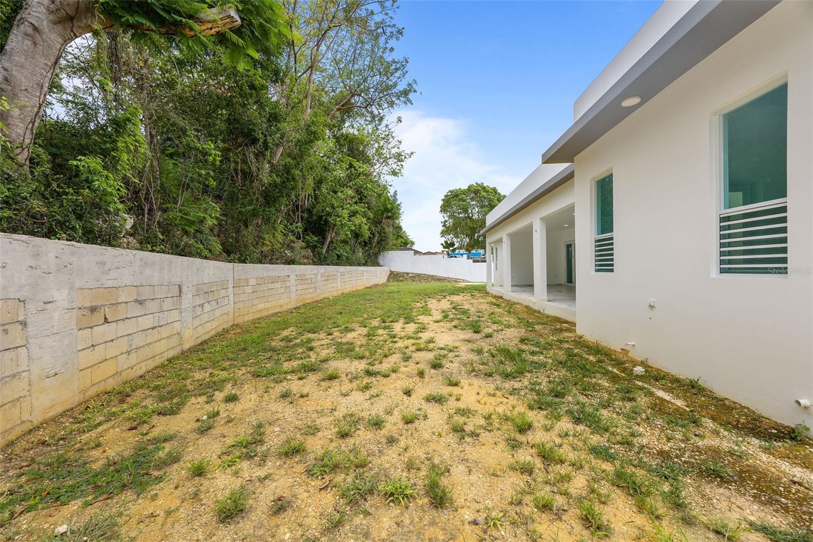 URB. VILLA ALEMERIA - Residential
