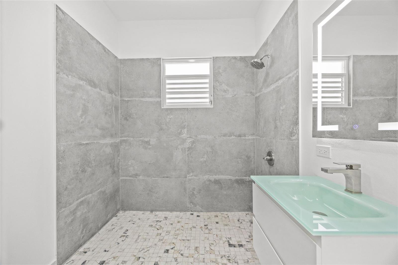 URB. VILLA ALEMERIA - Residential