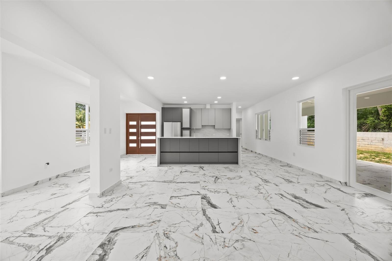 URB. VILLA ALEMERIA - Residential