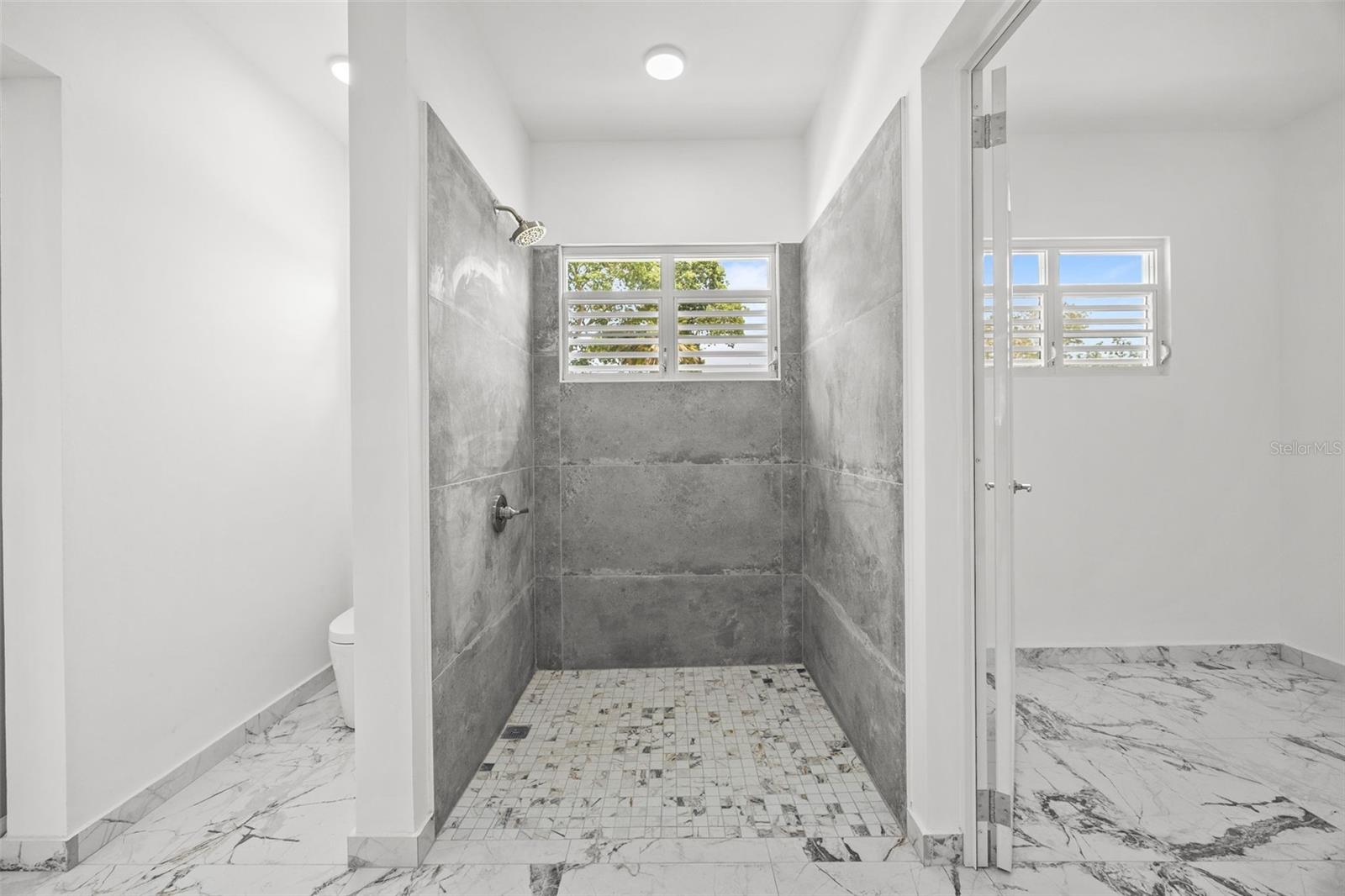 URB. VILLA ALEMERIA - Residential