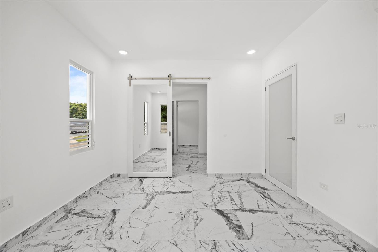URB. VILLA ALEMERIA - Residential
