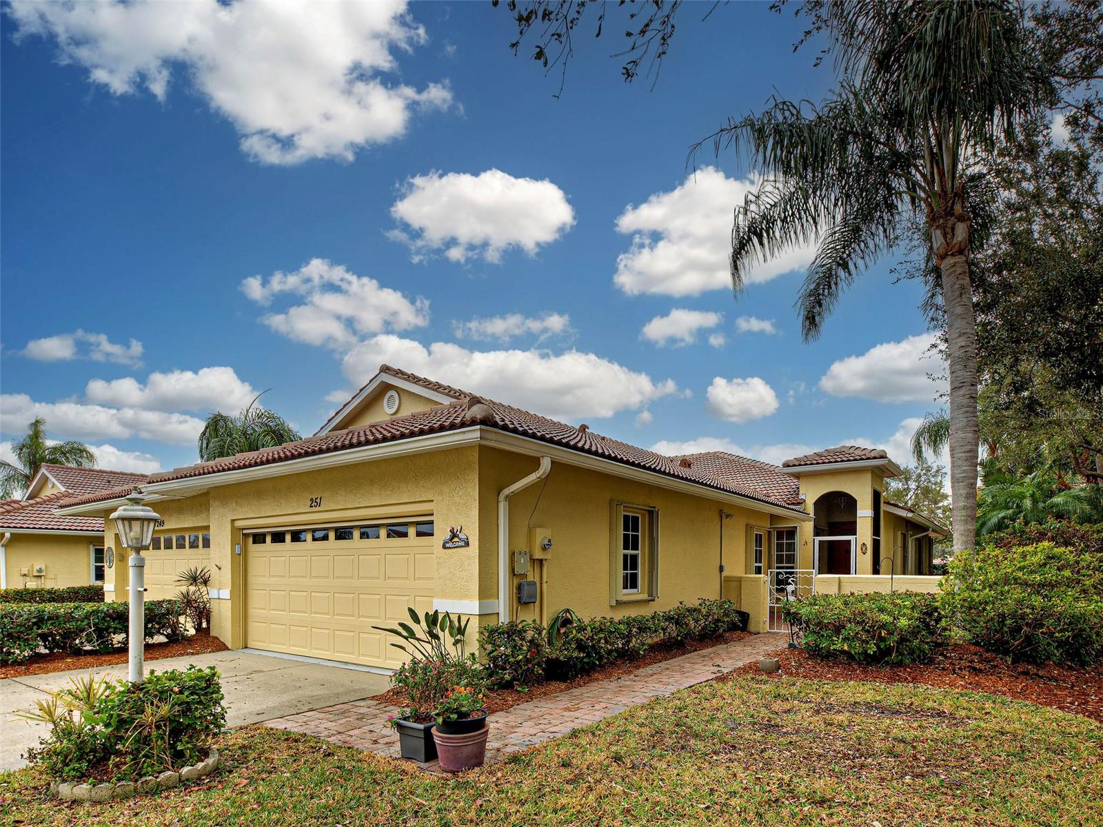 VISTA DEL LAGO - Residential