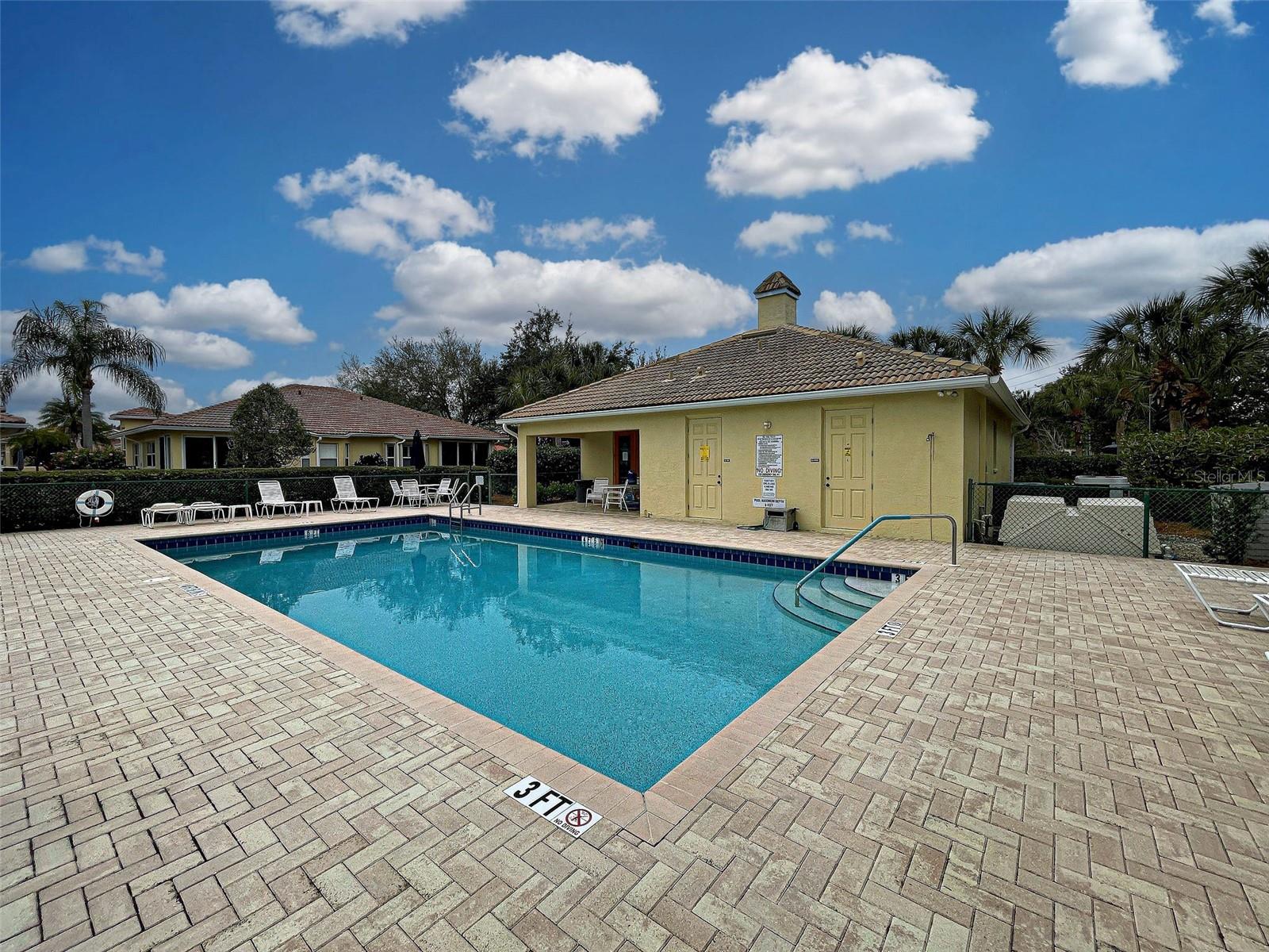VISTA DEL LAGO - Residential