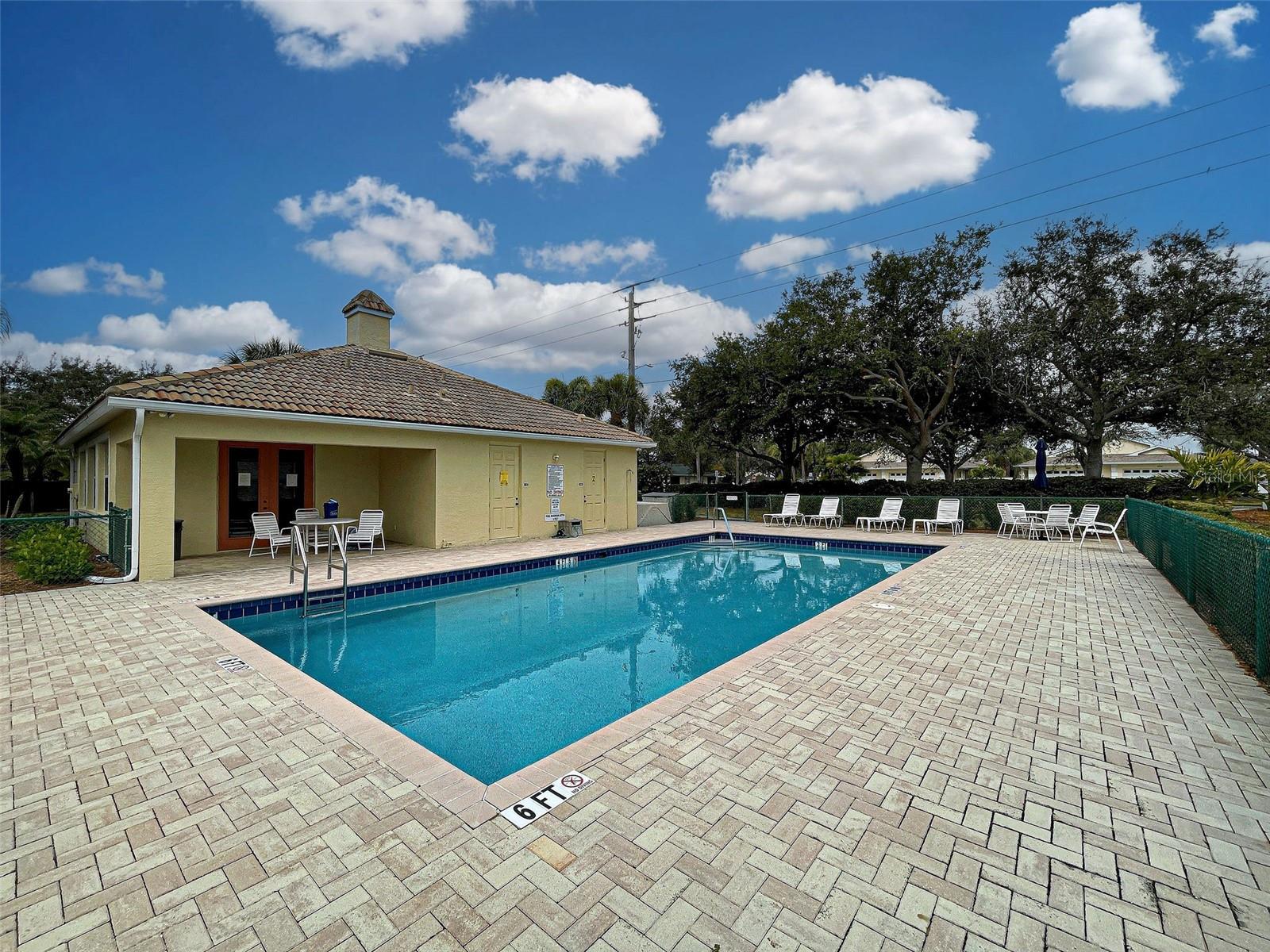 VISTA DEL LAGO - Residential