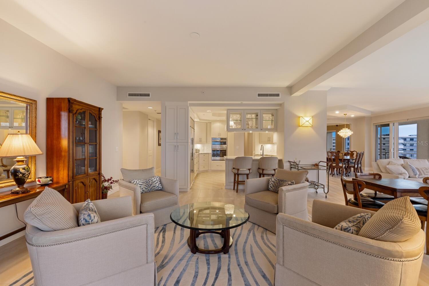 THE TOWER RESIDENCES - Residential