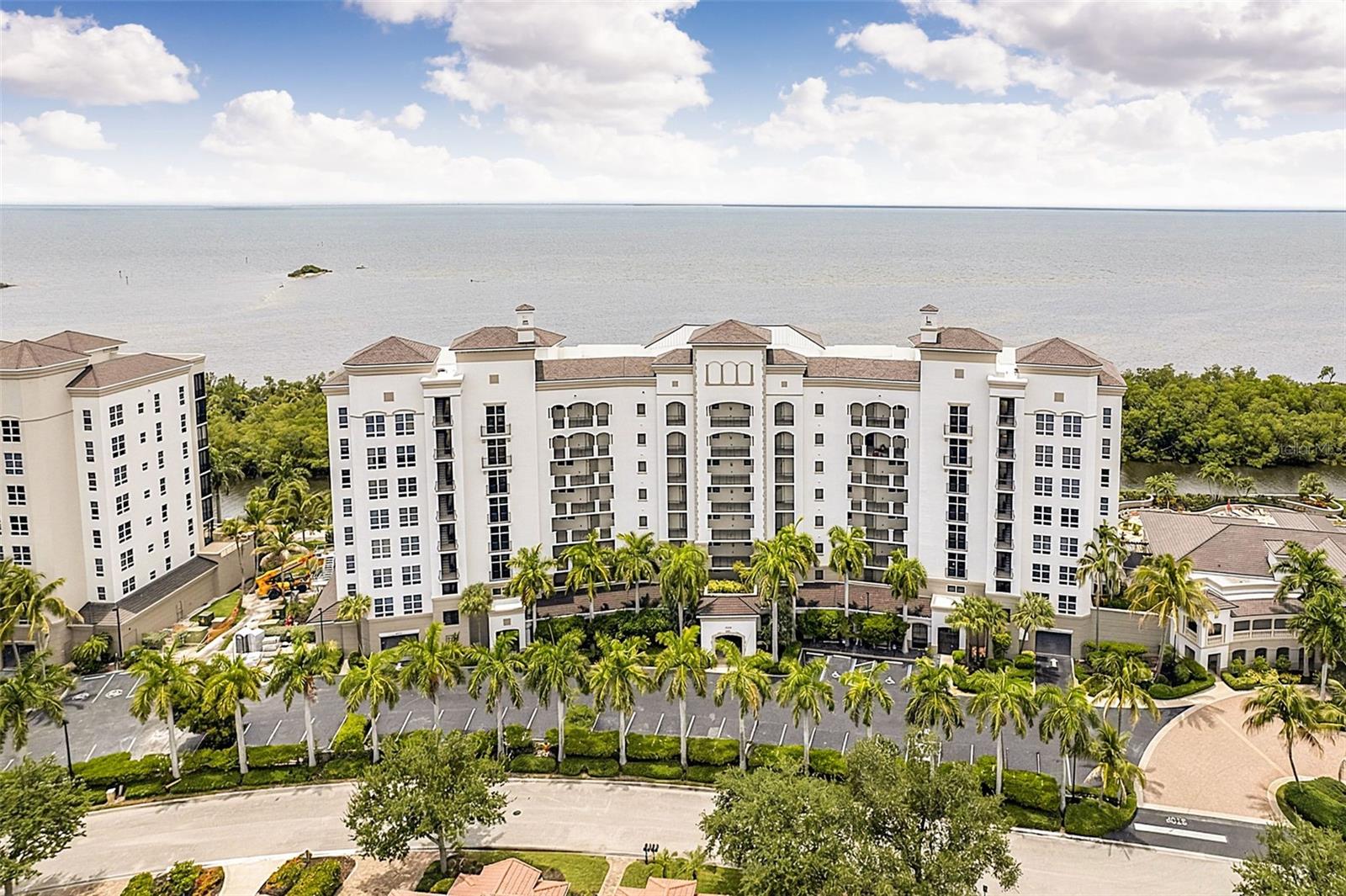 GRANDE ISLE TOWERS III & IV - Residential