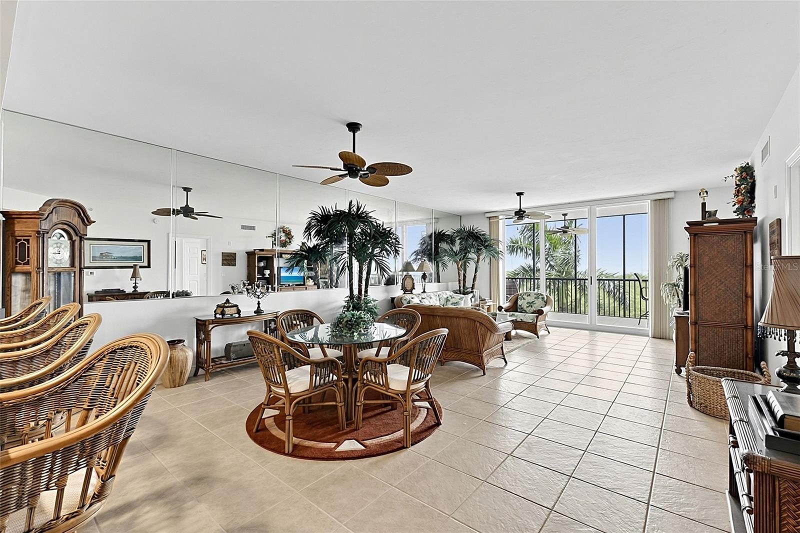 GRANDE ISLE TOWERS III & IV - Residential
