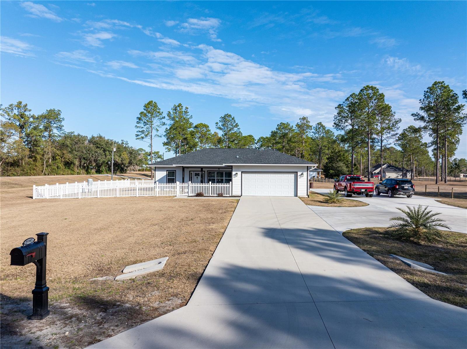 WHISPERING OAKS - Residential