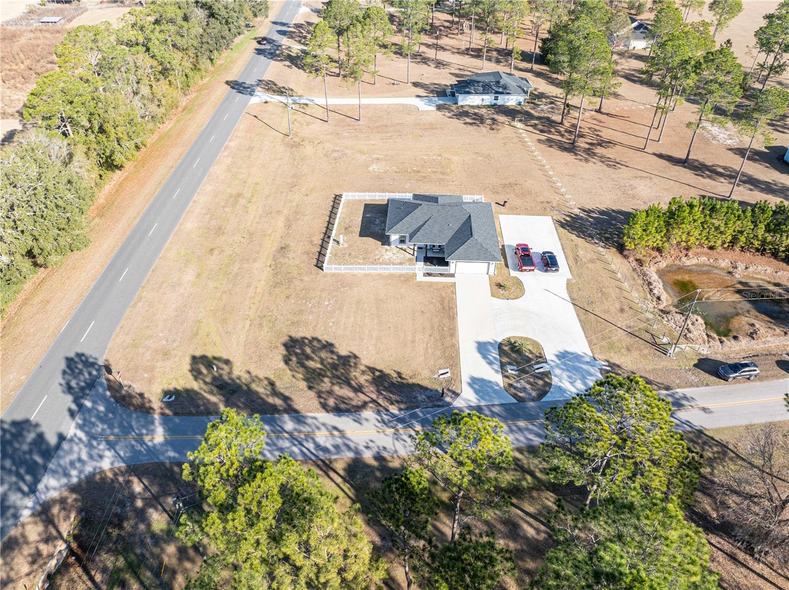 WHISPERING OAKS - Residential