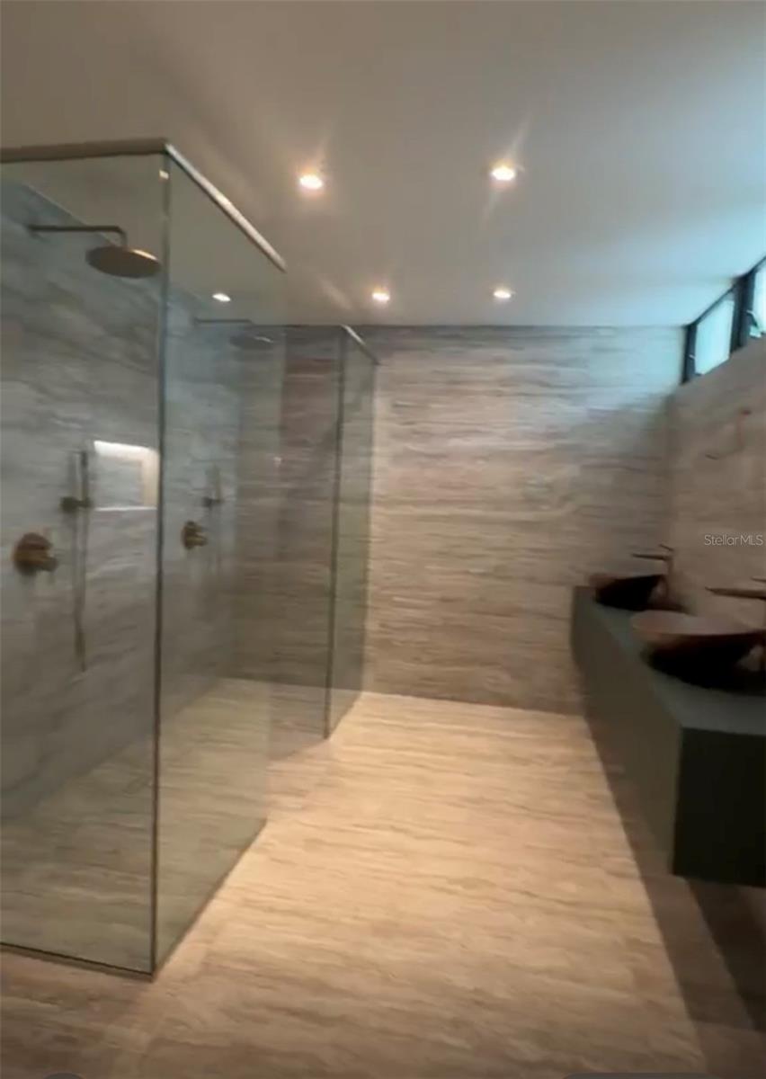 GARDEN HILLS NORTE - Residential