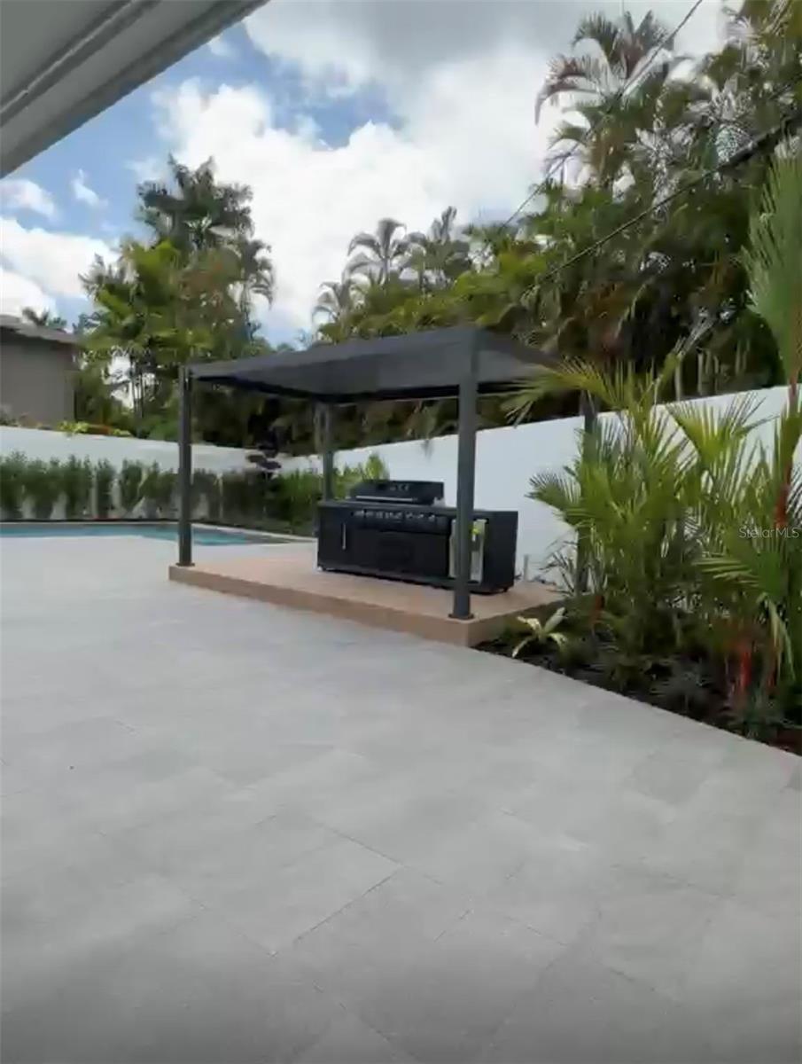 GARDEN HILLS NORTE - Residential