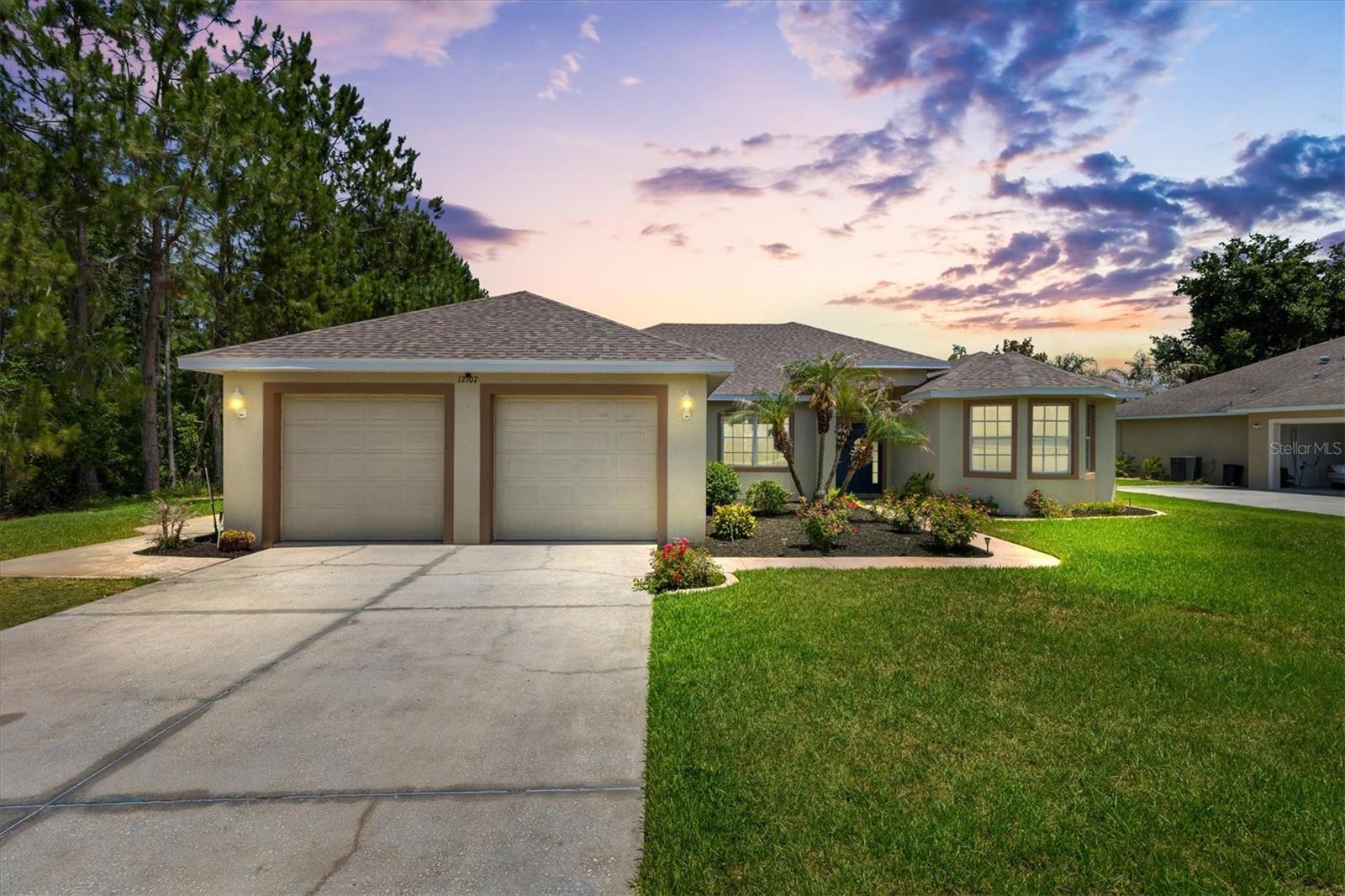 3/2 waterfront in Leesburg. Harris Chain access + dock. 2007 build. Not in a Flood Zone.


Waterfront home in Leesburg, Florida, positioned just three homes from Lake Eustis with direct Harris Chain of Lakes access. Open foyer with vaulted ceilings overlooks the canal and private boat dock. Chef's kitchen includes abundant cabinetry, spacious pantry, and breakfast nook. Primary suite features walk-in closet and ensuite with garden tub and tile shower.. Split-bedroom layout provides privacy with a flexible fourth room for office or den use.

New roof completed May 2026. Covered boat dock with composite decking & lift for low-maintenance waterfront access. 

Large lot offers space for future pool installation. Oversized garage with dual doors provides vehicle and storage capacity. Partially covered outdoor entertaining area maximizes Florida living. Storage shed keeps tools and equipment organized.. 

Harris Chain of Lakes offers boating, fishing and restaurants throughout multiple connected lakes with ability to go to Jacksonville via St. Johns River or to the Atlantic Ocean. HOA fees approximately $170 annually. Quiet neighborhood setting with wildlife viewing and sunset opportunities.