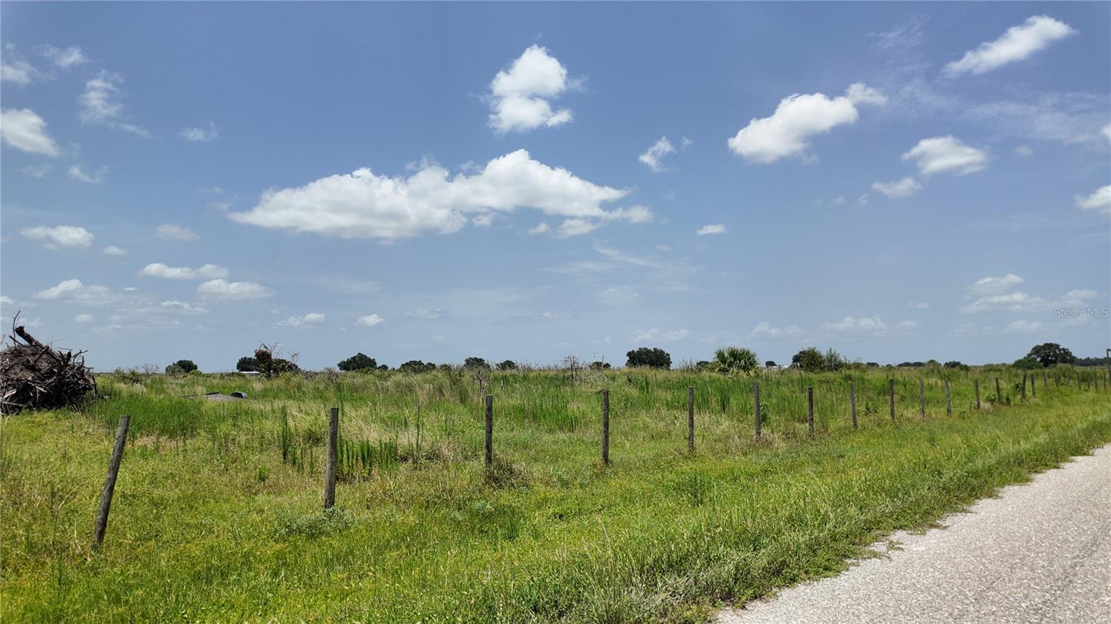 ACREAGE - Land